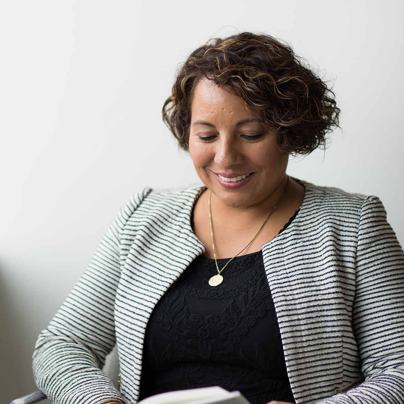 trabajadora sonriendo